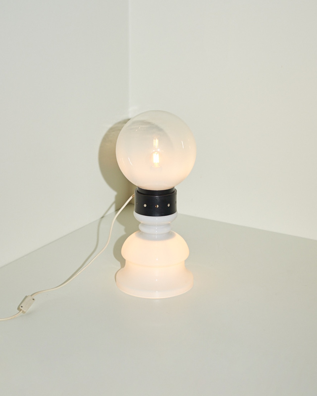 Murano Glass Ball Vintage Table Lamp (white)