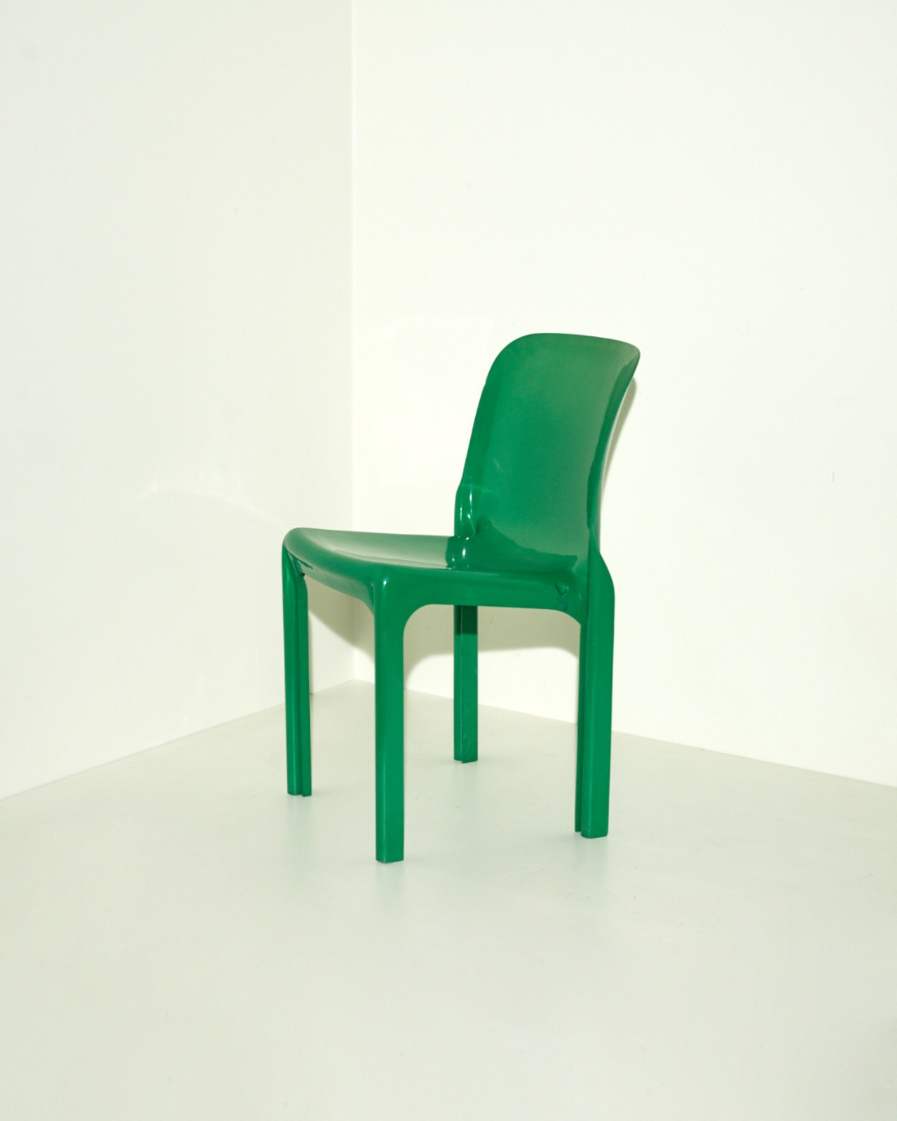 Artemide Selene Chair By Vico Magistretti (green)