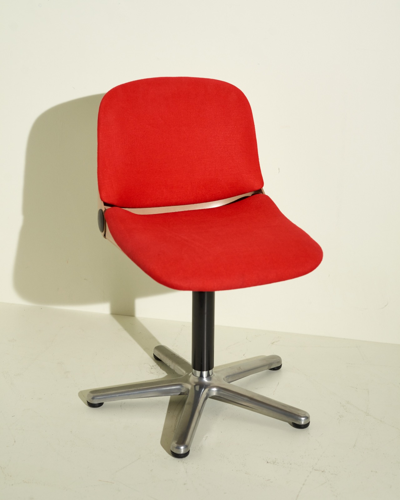 #10556 / Wilkhahn 232 Chair By Wilhelm Ritz (red)
