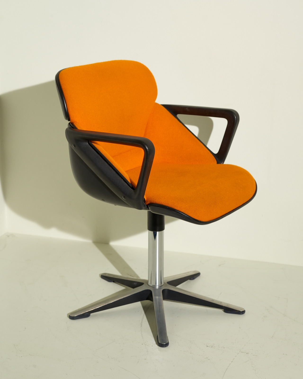 #10569 / Wilkhahn Lounge Chair By Wilhelm Ritz 70s (orange)