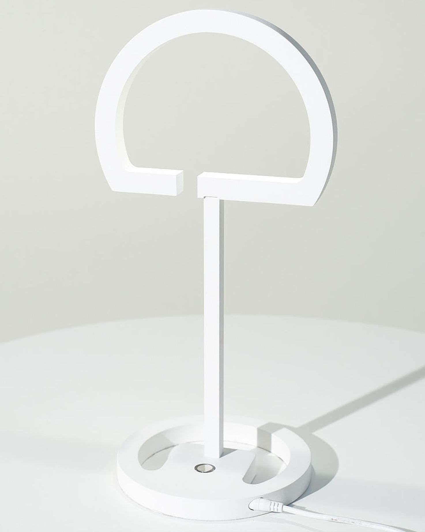 #1443 / Quarry Bay Led Desk Lamp Round