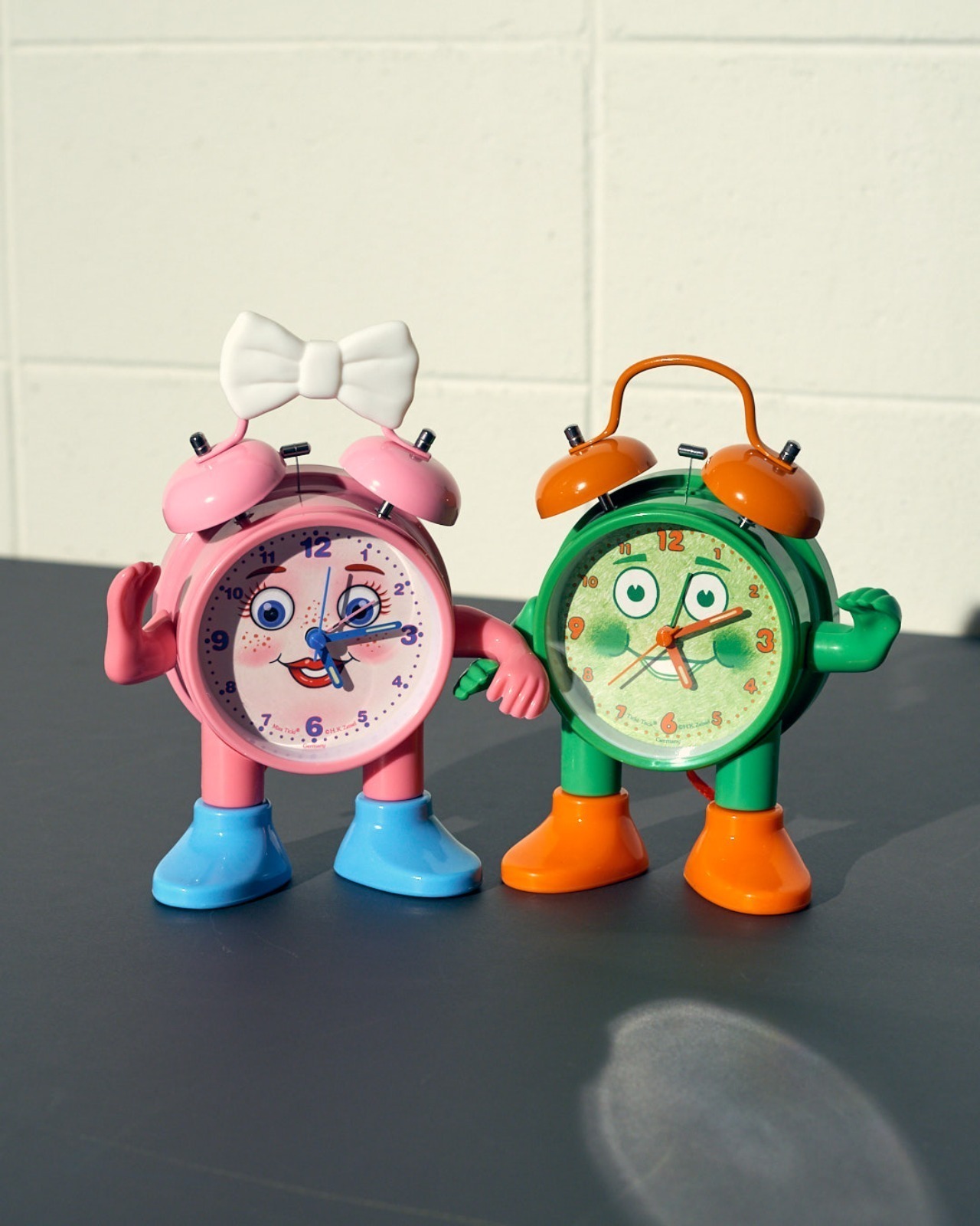 #7801 / Zentra Miss Ticki Ttack Clock (pink/green)