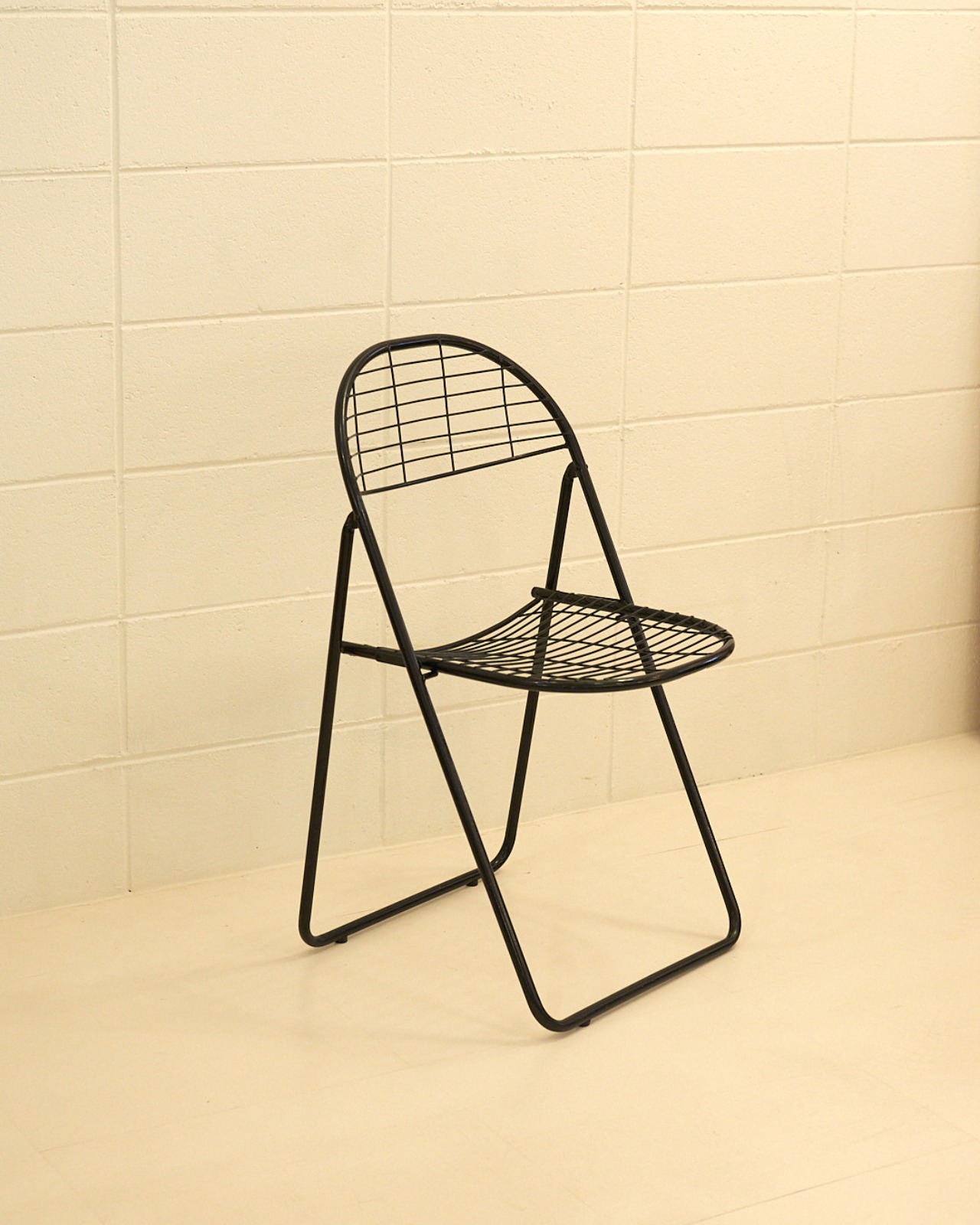 #8190 / Ikea Vintage Folding Mesh Chair (black)