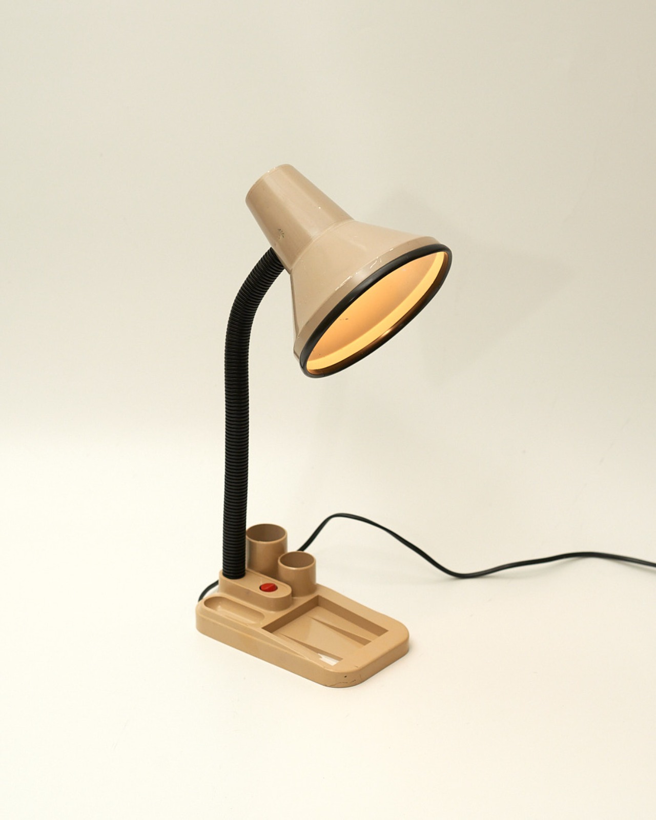 #7578 / Organizer Table Lamp (ivory)