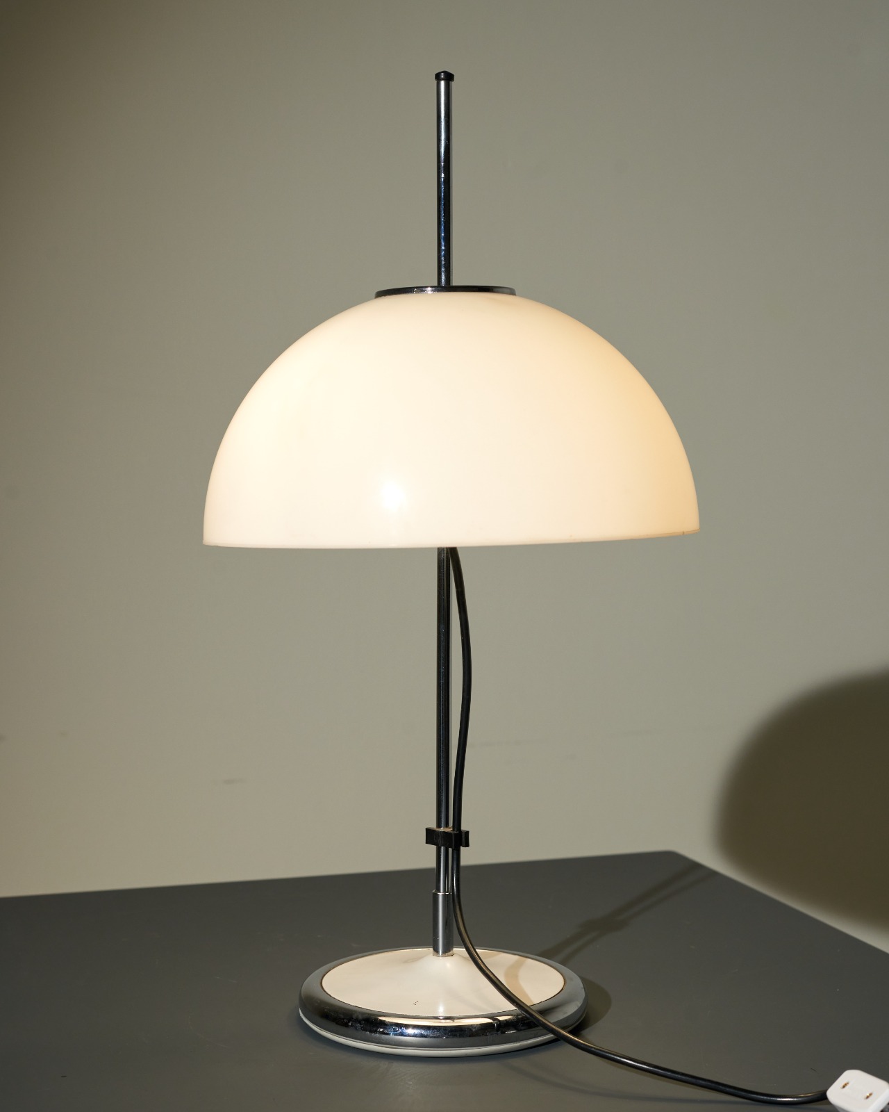 Half Ball 2-Light Table Lamp